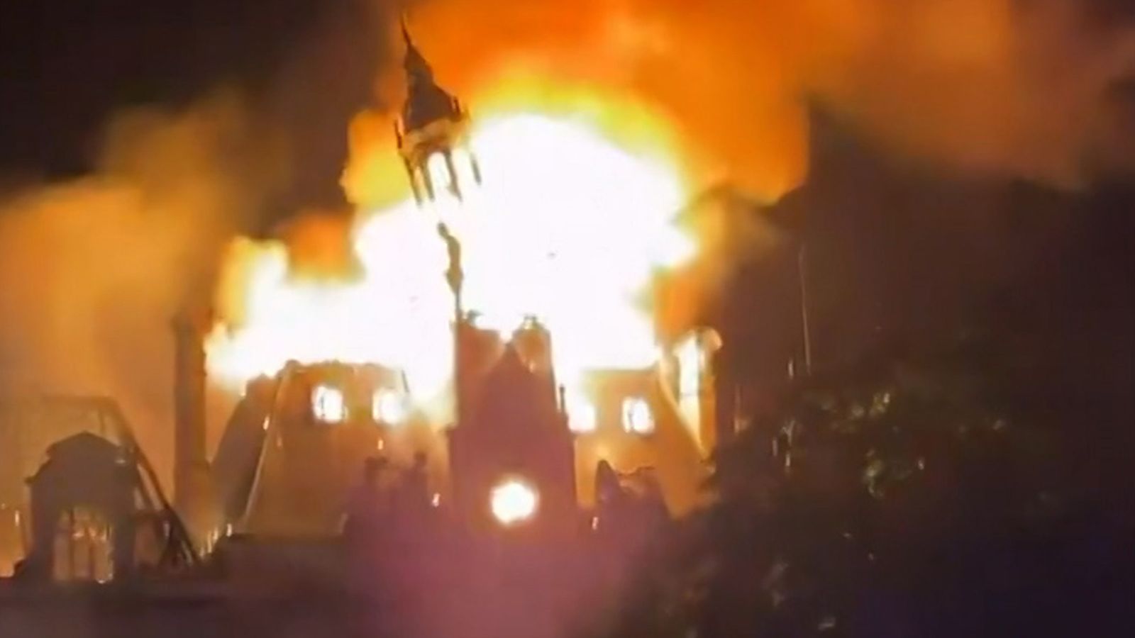 Violence Erupts in France Against Inflation; Historic Town Hall of Limoges Burned Down - World News
