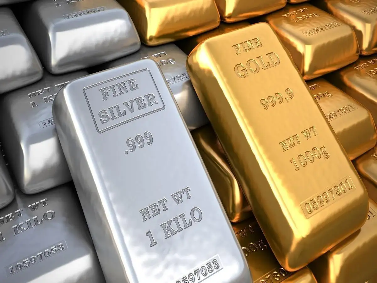 سونے اور چاندی کی قیمتوں میں کمی، آج کے تازہ ریٹ چیک کریں