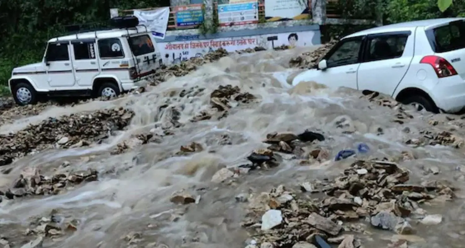 اتراکھنڈ میں بادل پھٹنے سے تباہی: چمولی اور رودرپریاگ میں سیلاب، کیدارگھاٹی کا پل بہہ گیا